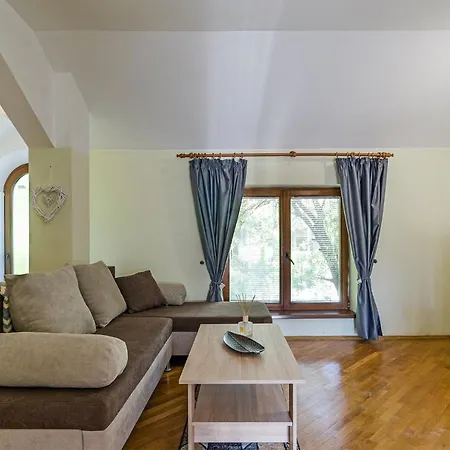 Vintage House 3 Apartment *