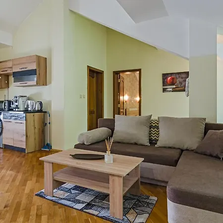 Vintage House 3 *